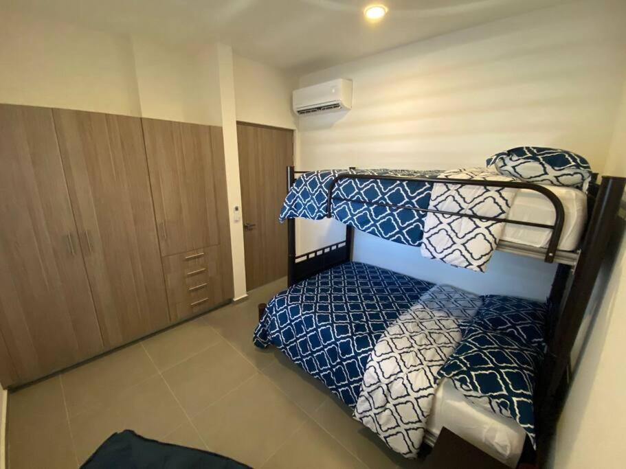 מזטלן Condo In El Centro Near Malecon! מראה חיצוני תמונה