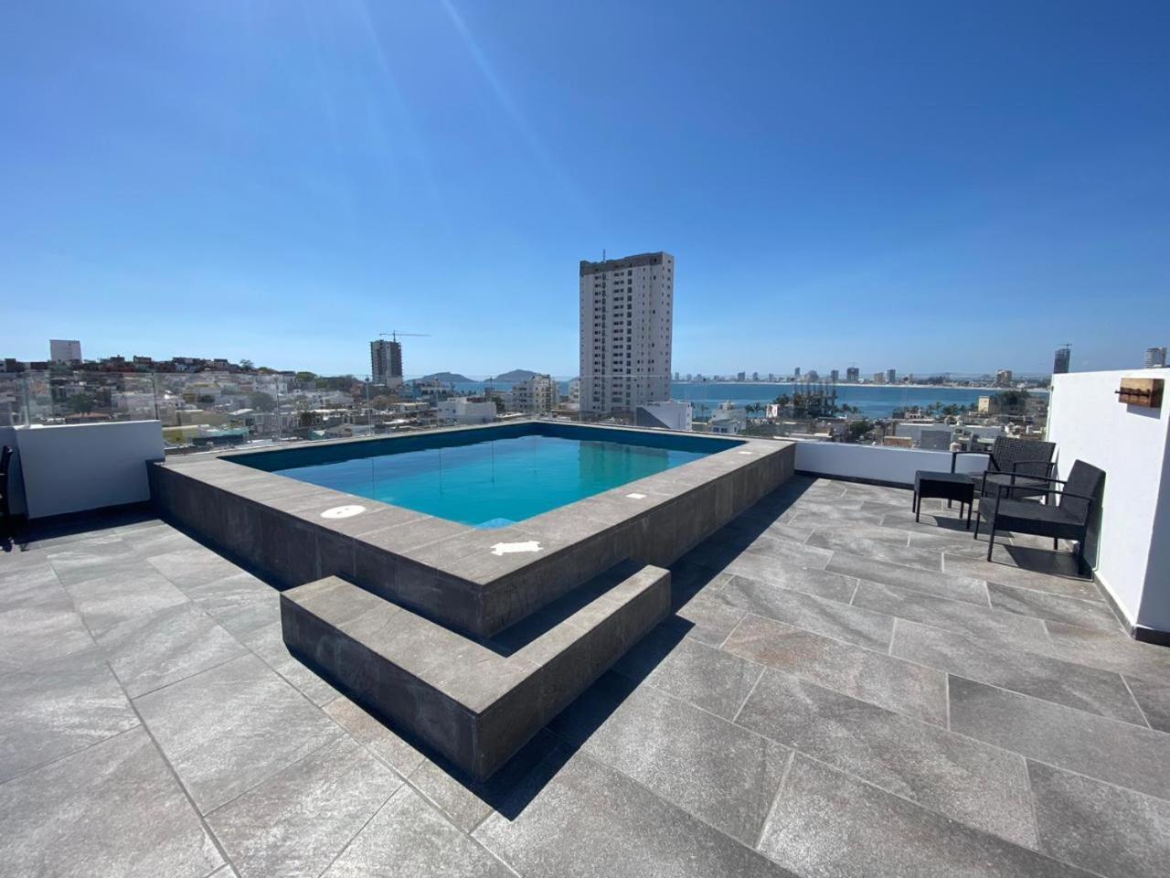 מזטלן Condo In El Centro Near Malecon! מראה חיצוני תמונה
